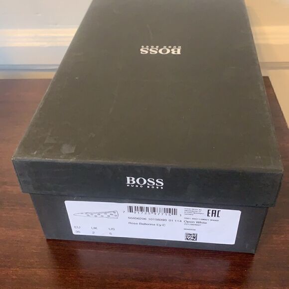 BOSS Hugo Boss Rose Grommet Studdet  ballet flat all leather size 5, new - Picture 16 of 16